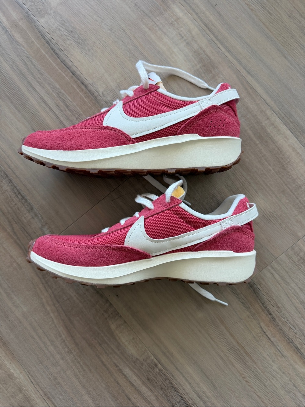 Nike women’s waffle debut vintage adobe red white casual sneakers. - Picture 3 of 5